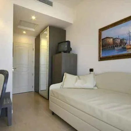 Metropolitan Ξενοδοχείο 3*
